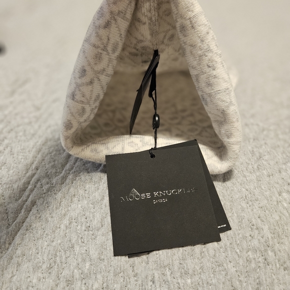 NWT Moose knuckle monogram toque - Picture 3 of 10